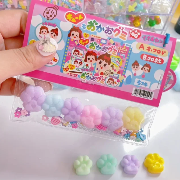 Mini 6-8Pc Cat Paw Squishes