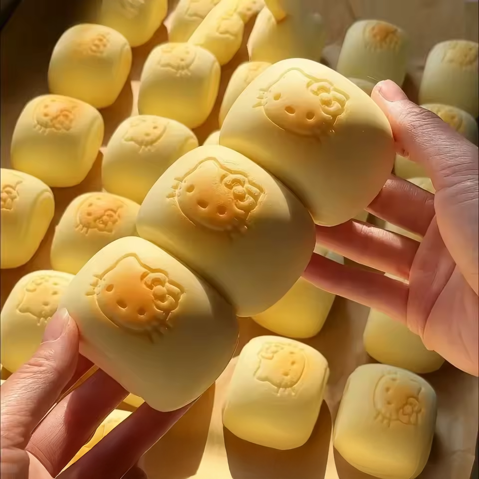 Scented Kitty Roll Squishy